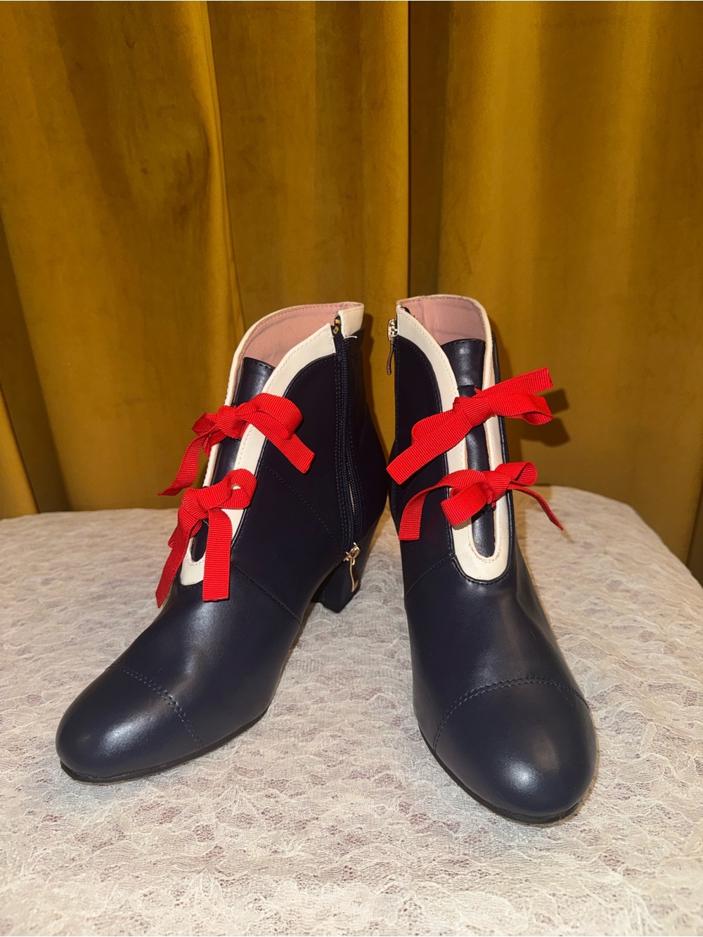 ❤️ Lulu Hun London Navy Ankle Boots with Red Ribbon Accents ❤️ Never worn
